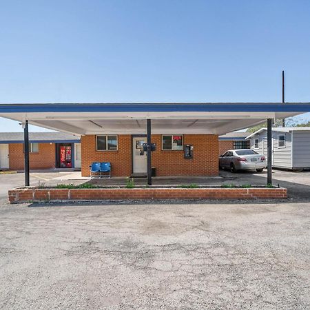 Oyo Hotel Luling Tx Downtown I-10/Us-90 Exterior foto